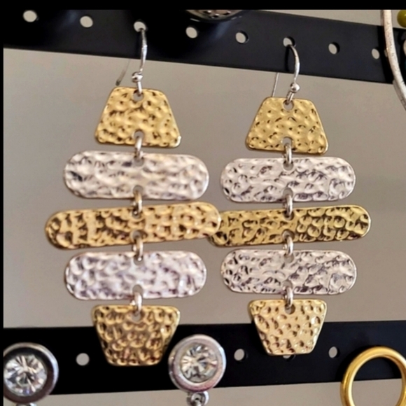 11 Pairs Wearable Earrings Grab Bag for Resell or Craft Lot RAC071 - Picture 12 of 14